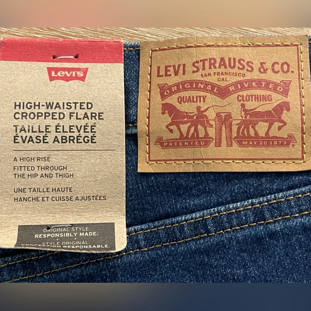 NWT Levi’s High Waisted Cropped Flare Jeans - Nip At The Bud - 32x27 - Picture 6 of 8